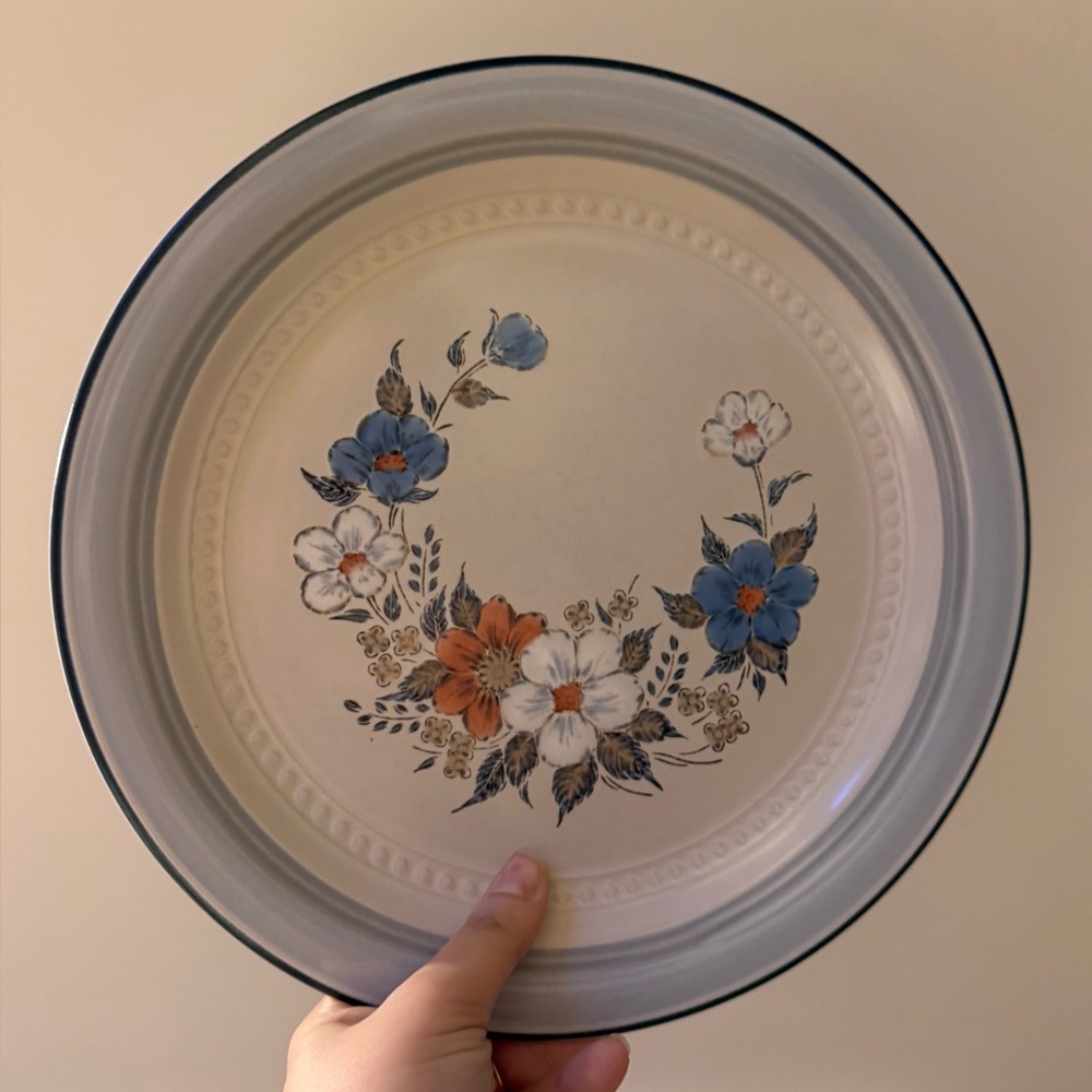 Crowning Fashion Floral Ceramic Dinner Plate